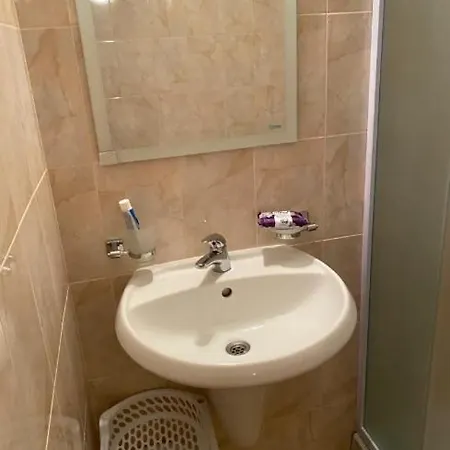 아파트 Luxbulgariahotel 발치크